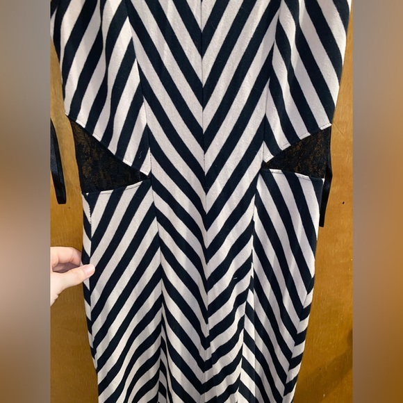 Monteau Maxi Dress - Picture 4 of 8